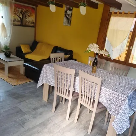 Maison De